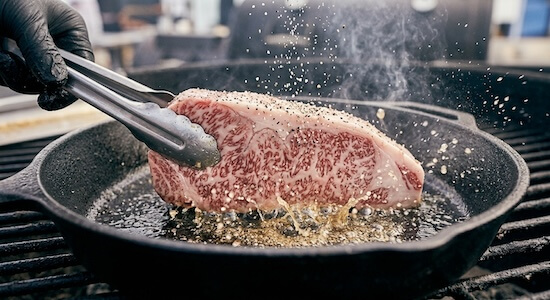 cooking wagyu steak in cast iron skillet | how to cook japanese wagyu steak on a cast iron skillet